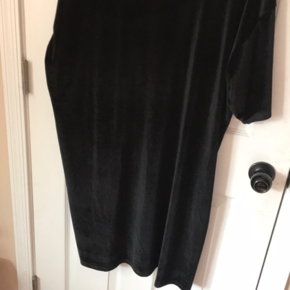 Black Velvet Dress - Picture 8 of 8
